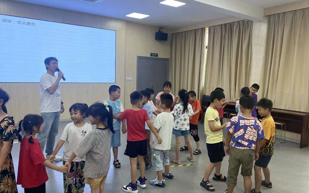 杞龙观乡中心学校